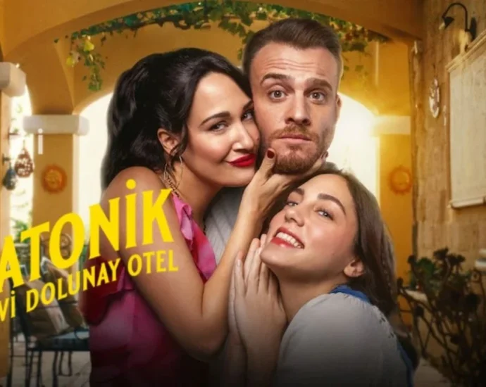 Platonik: Mavi Dolunay Otel fot NEtflix