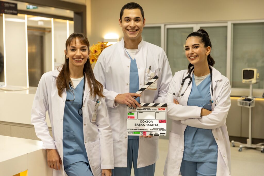 Pierwsze spojrzenie: „Doktor: Başka Hayatta” na NOW