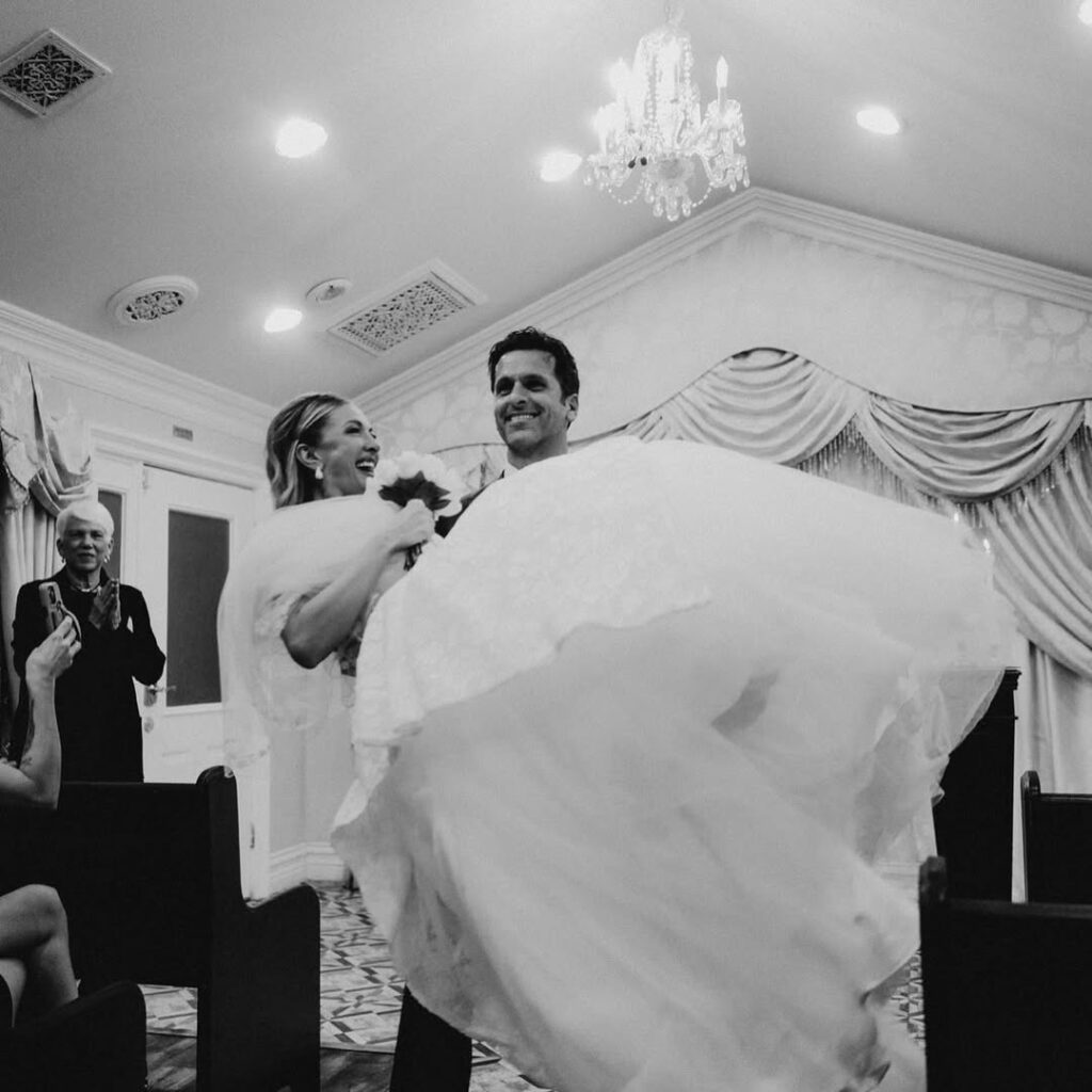 Yasemin Kay Allen & Erdal Kaya Instagram profilesYasemin Kay Allen & Erdal Kaya Instagram profiles 1