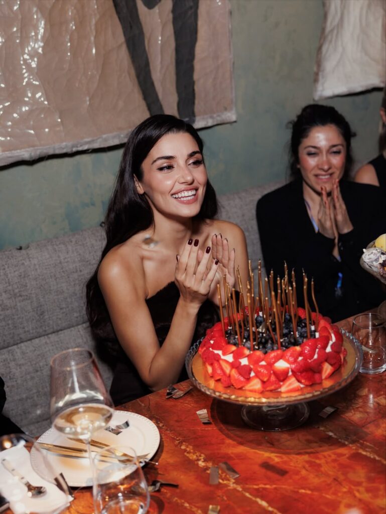 Hande Ercel Instagram