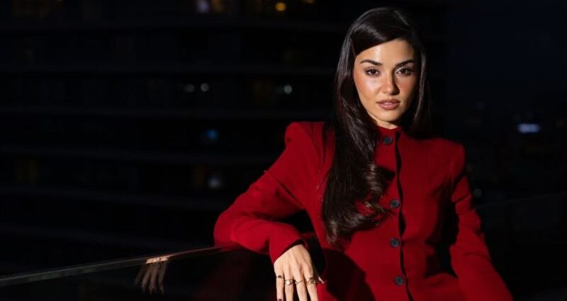 Hande Erçel Instagram profile