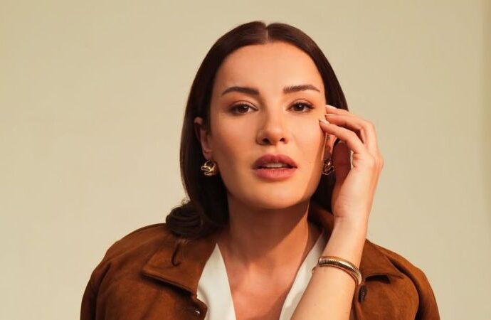 Ece İrtem Instagram profile