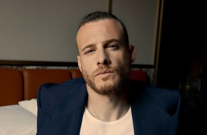 Kerem Bürsin Instagram profile