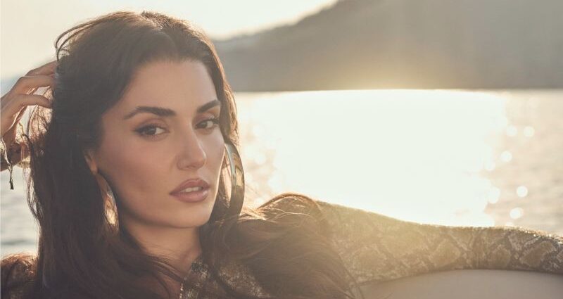 Hande Erçel Instagram profile