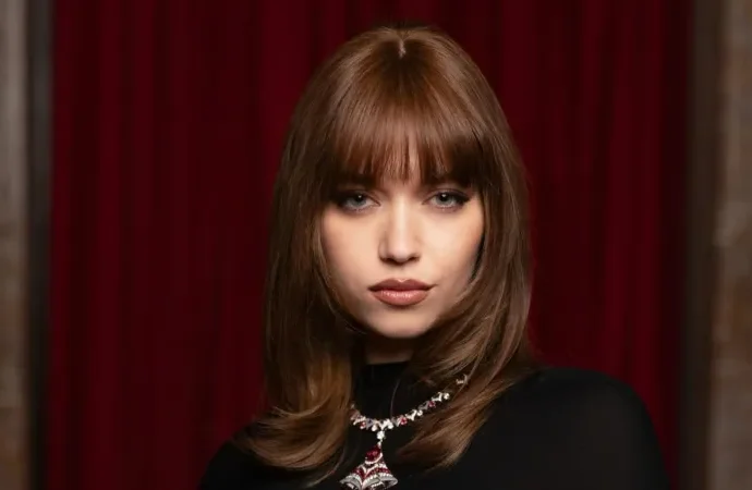 Afra Saraçoğlu Instagram profile