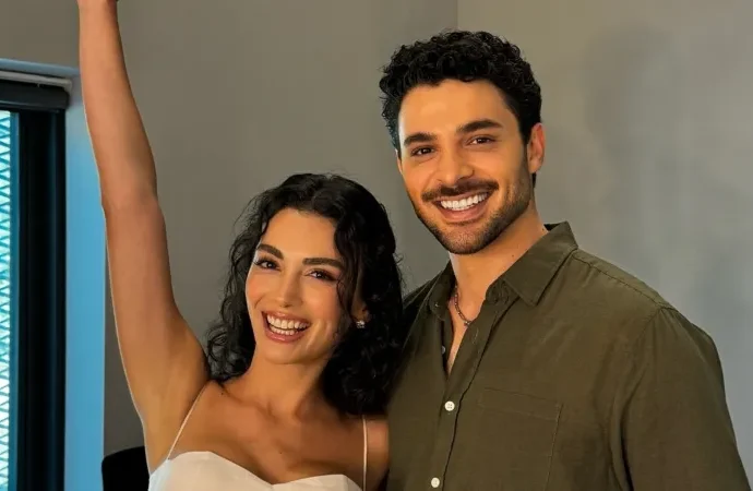 Halit Özgür Sarı Özge Yağız Instagram profiles 2